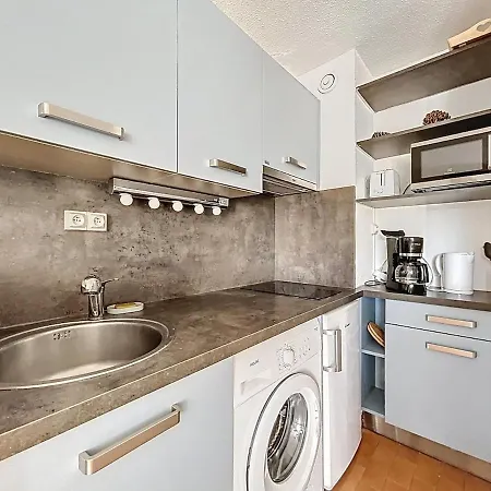 3670-appartement à 400m Des Plages *